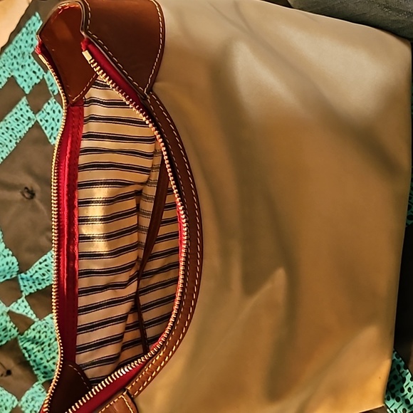 Dooney & Bourke - Picture 3 of 5